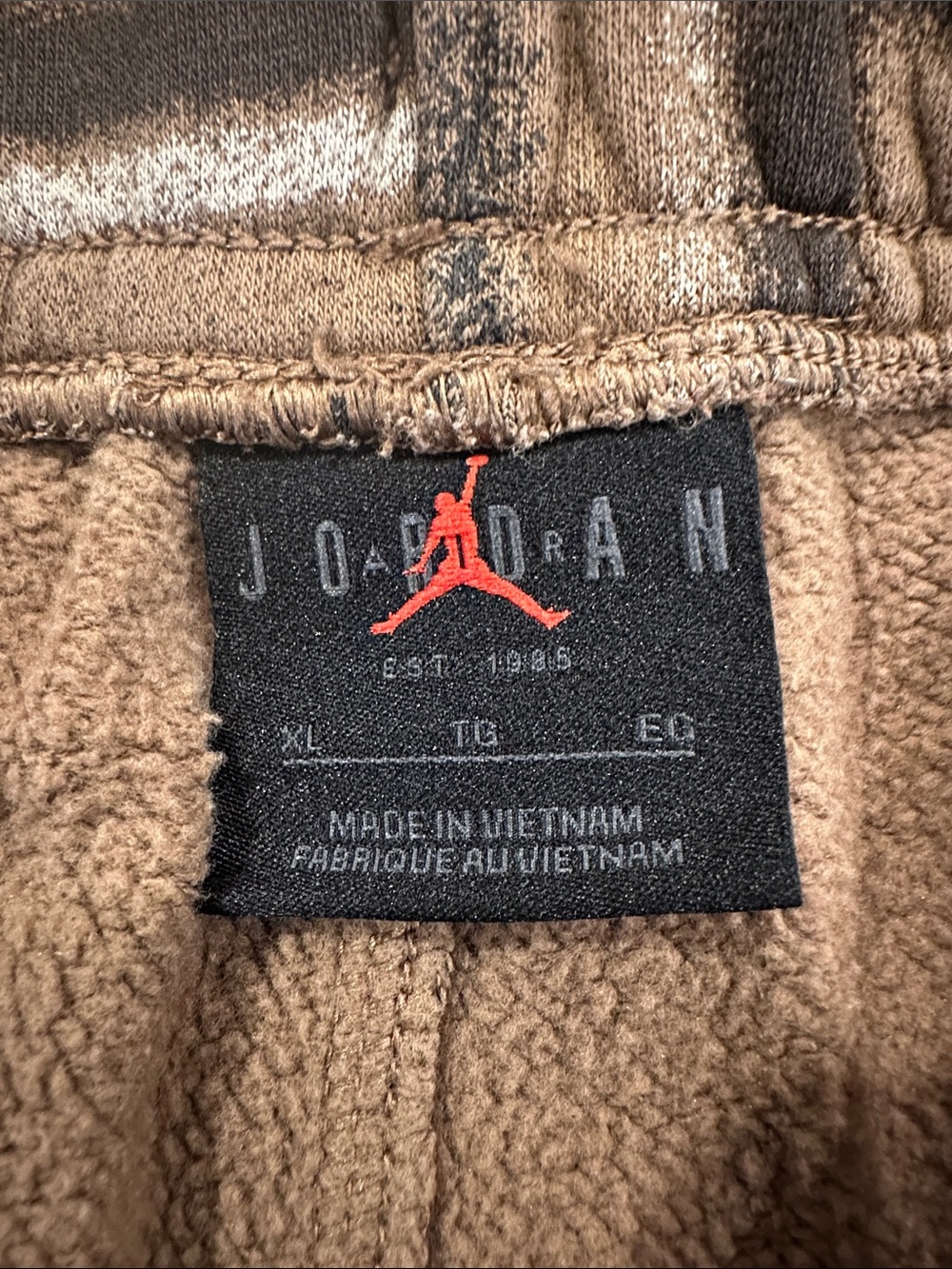 Nike Air Jordan Men's Brown Plaid Jogger Sweatpants - Picture 2 of 3